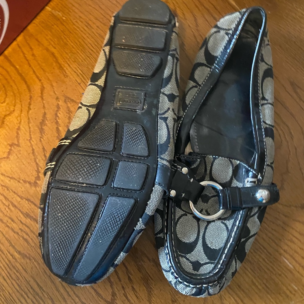 Coach flats